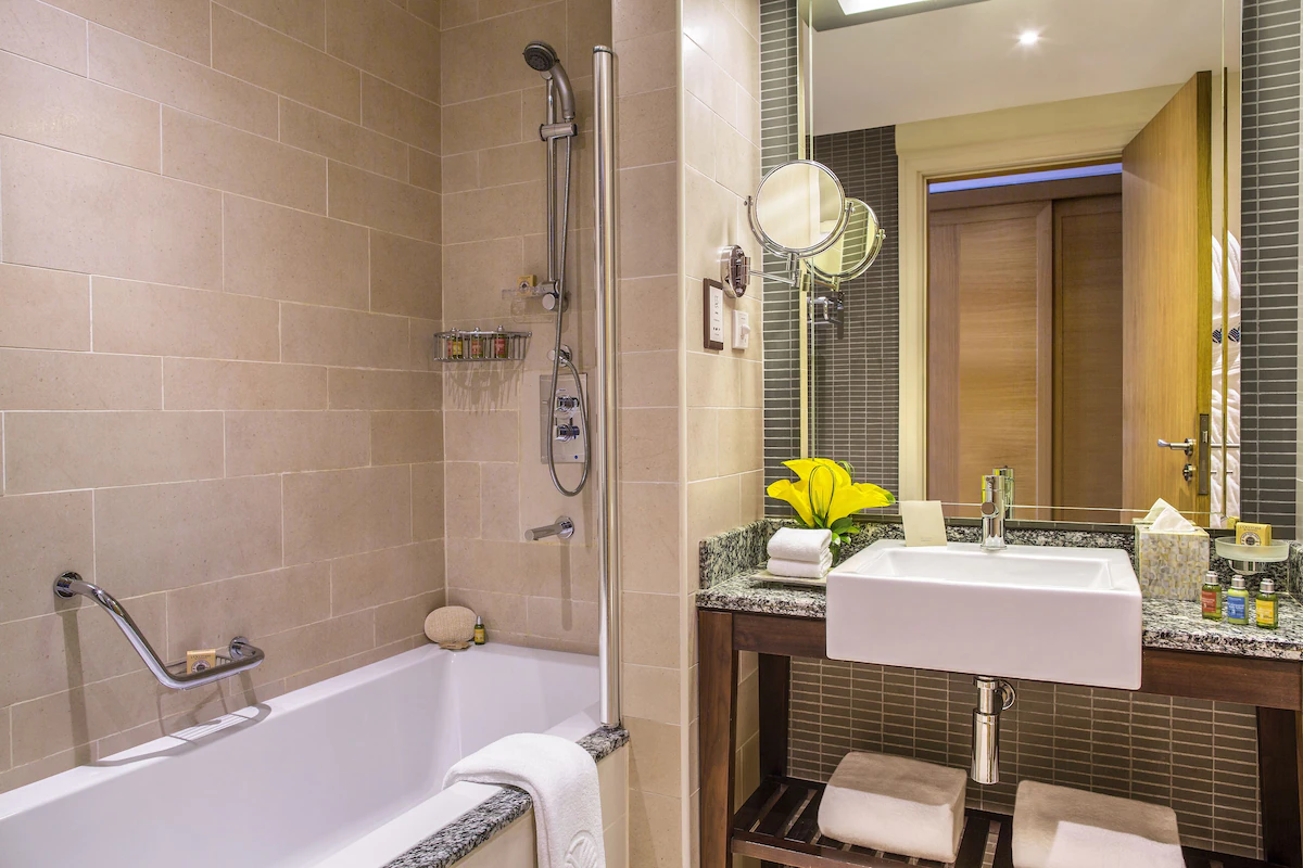 سرویس بهداشتی و حمام هتل امواج روتانا دبی